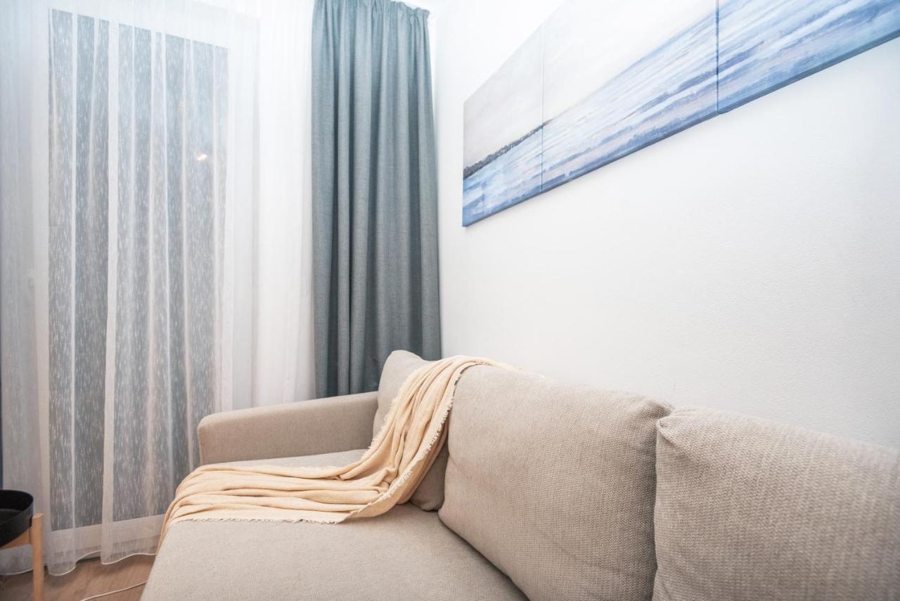 City Center Apartment - Modern & Elegant Братислава Екстериор снимка
