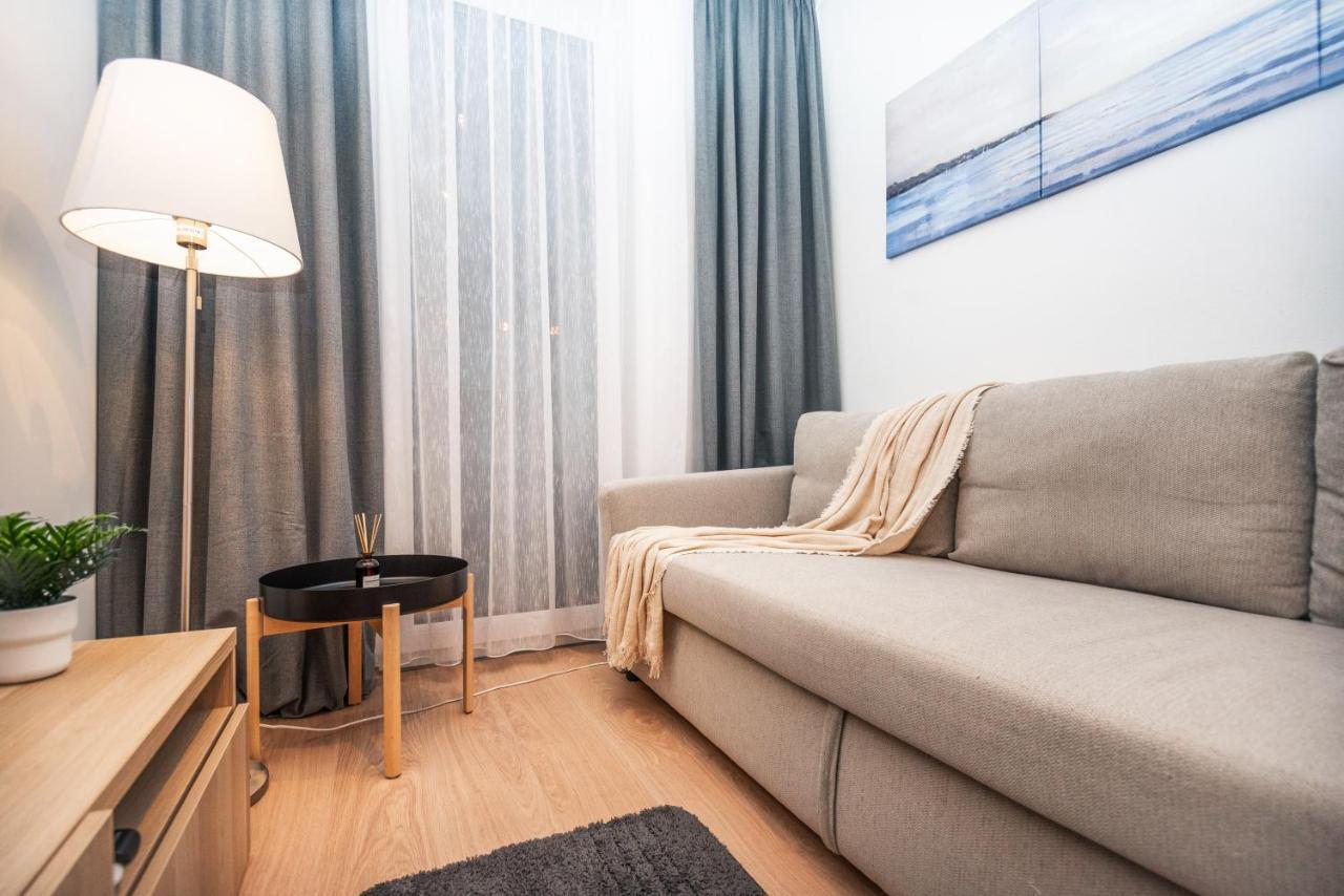 City Center Apartment - Modern & Elegant Братислава Екстериор снимка